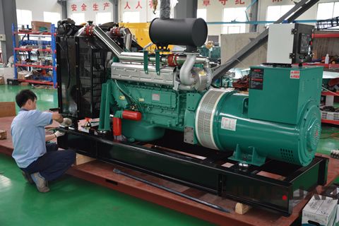 為了發(fā)電機組成功發(fā)出，華全的她真是拼了