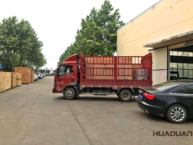 一臺HQ200GF移動靜音拖車發(fā)電機(jī)組在六月13號發(fā)往湖北省鄂州市