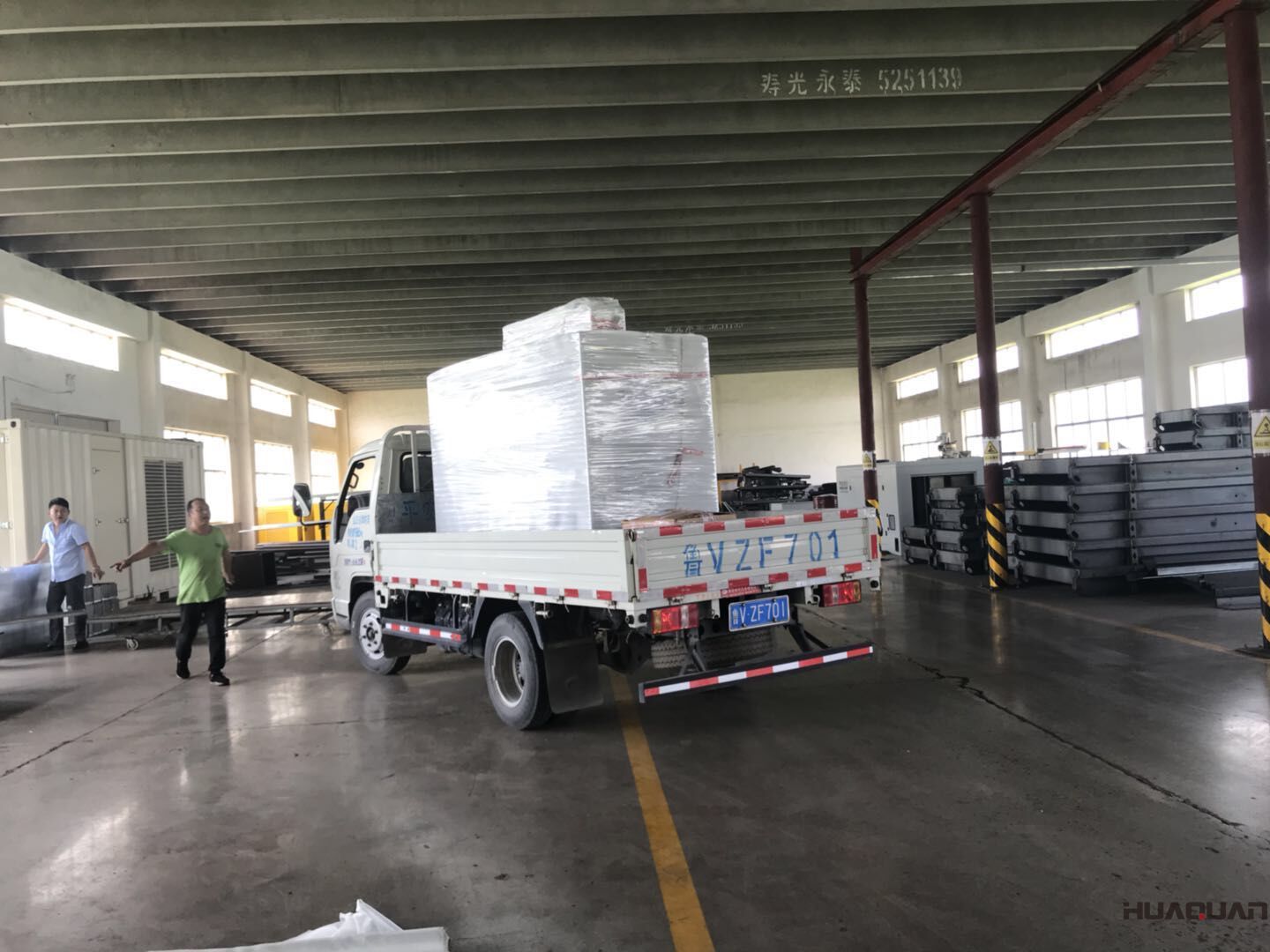 7月6日一臺(tái)HQ2QF標(biāo)配汽油一體機(jī)由華全順利發(fā)往甘肅省