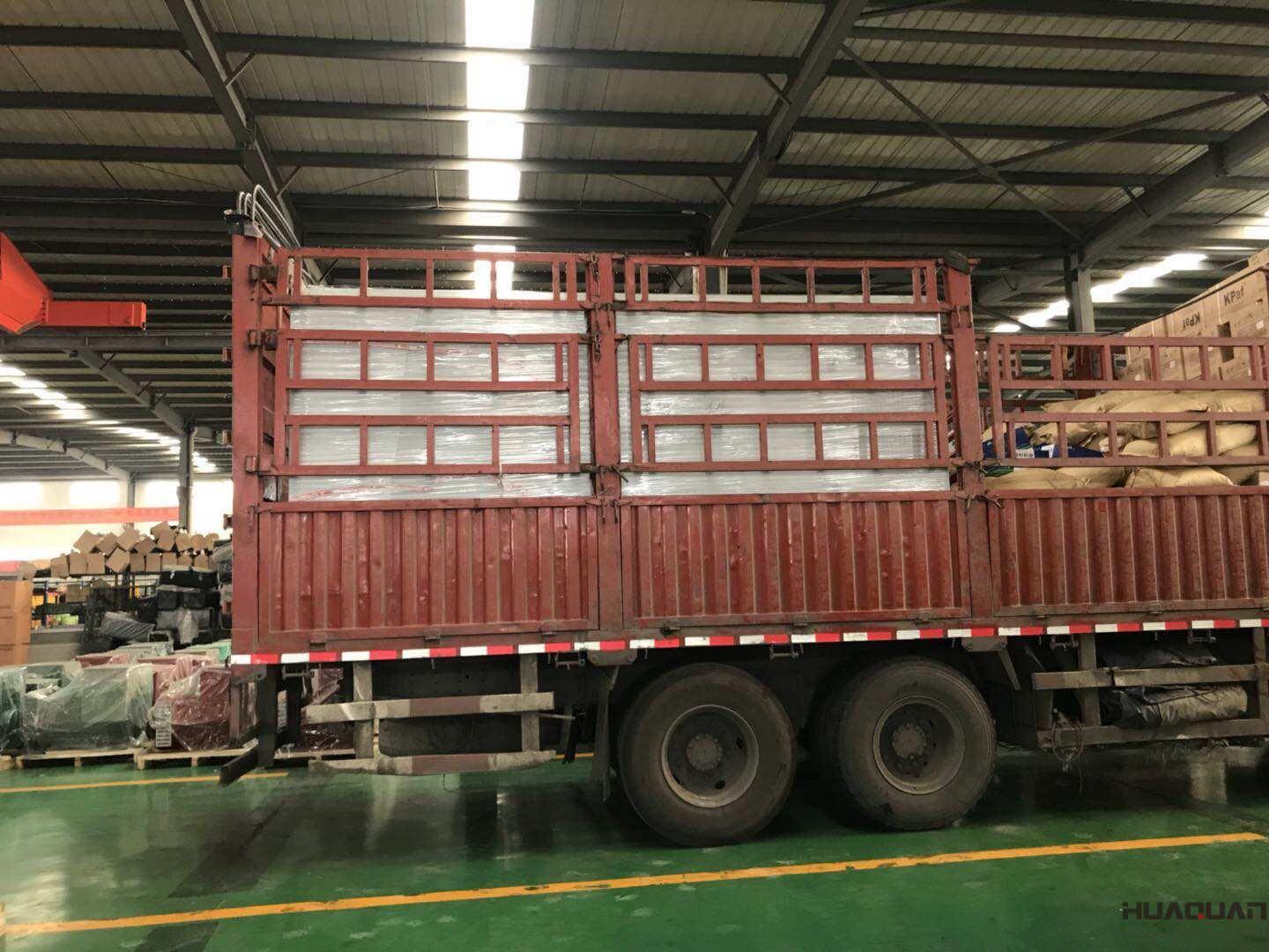 7月18號一臺HQ200GF靜音箱型柴油發(fā)電機(jī)組發(fā)往山東