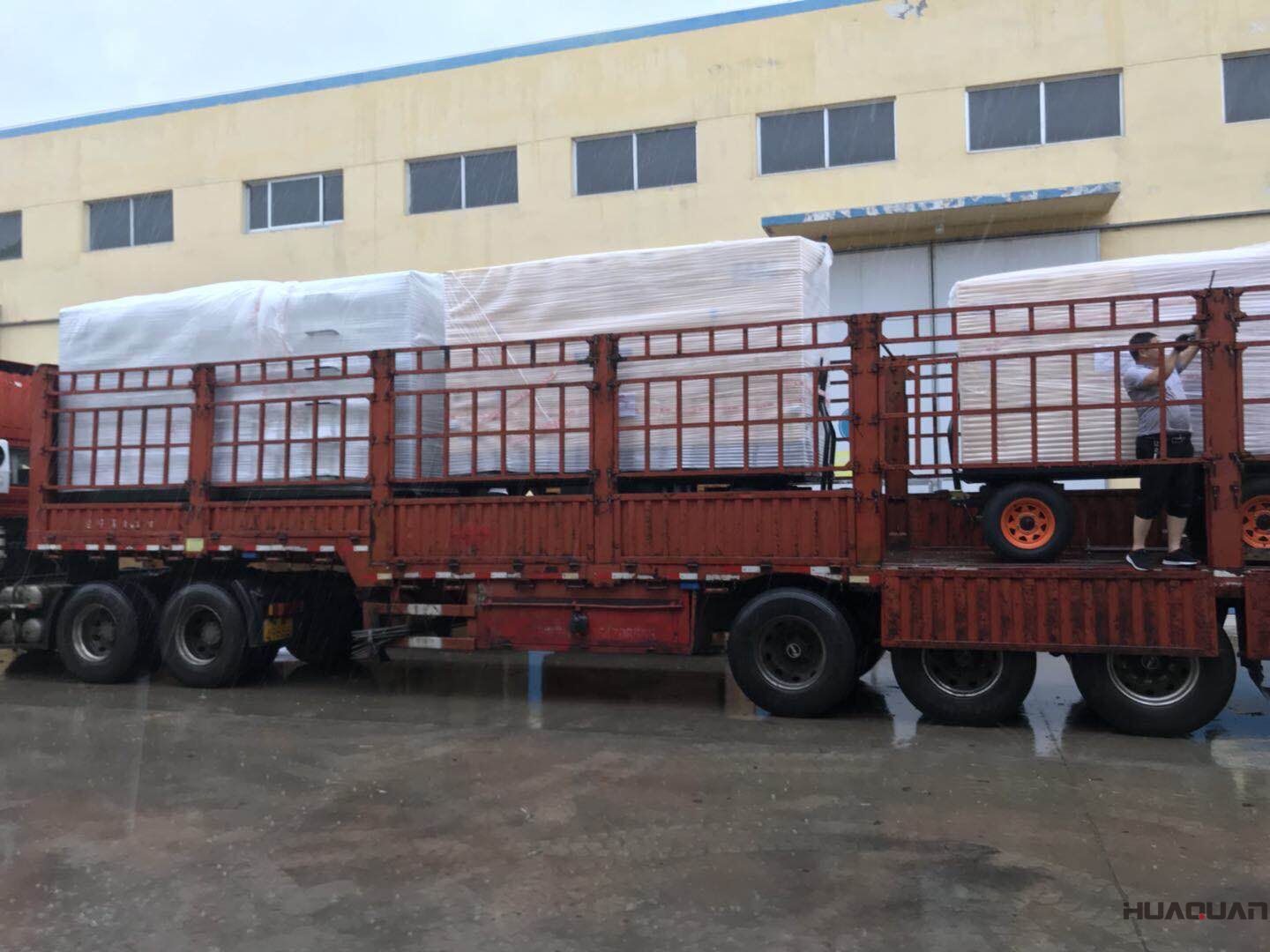 兩臺型號為HQ120GF和HQ300GF移動拖車（含棚）型柴油發(fā)電機組于7月23號發(fā)往河南