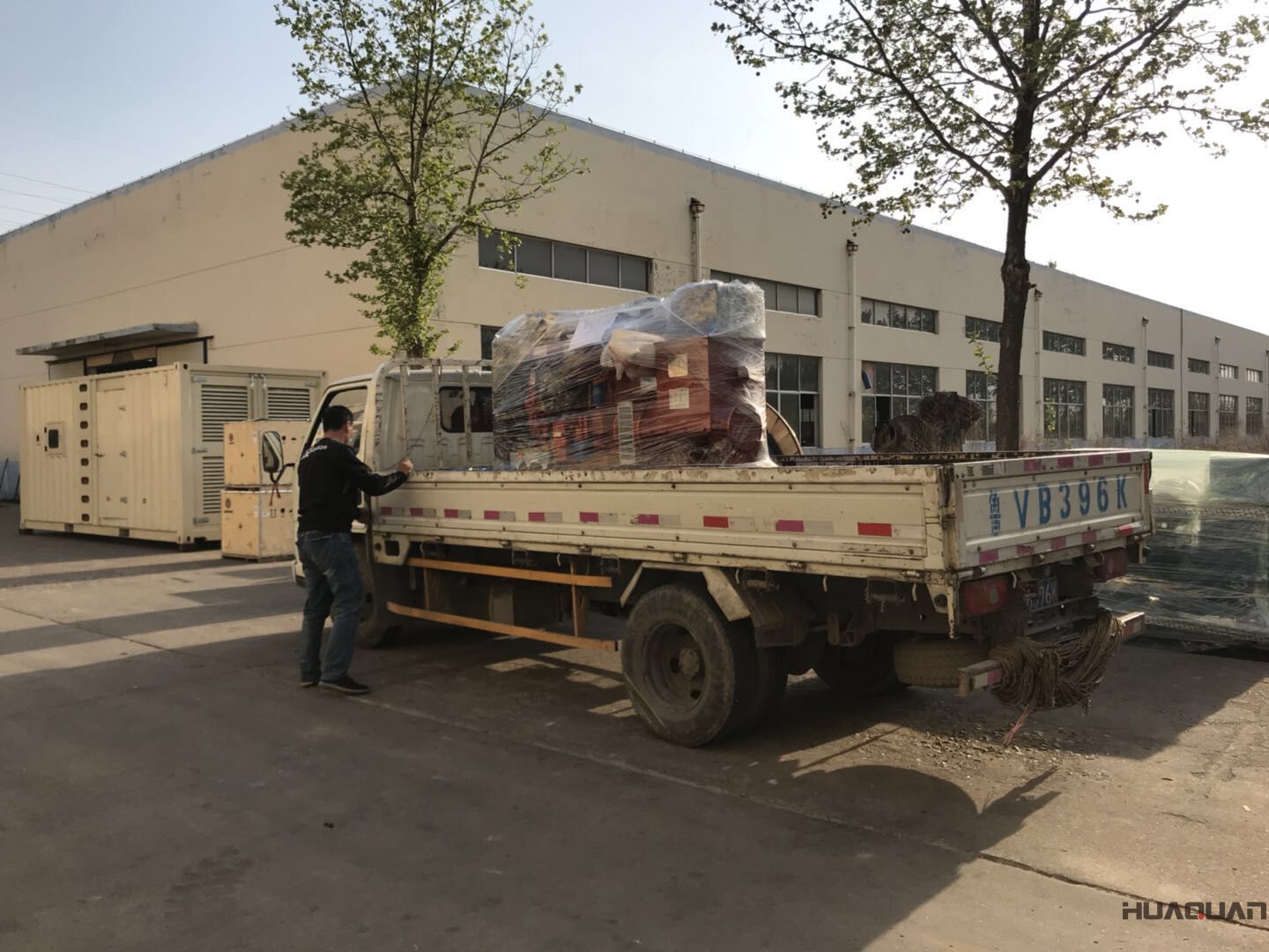 8月8日，一臺50kw標(biāo)配柴油發(fā)電機(jī)組從全動力成功發(fā)往江蘇