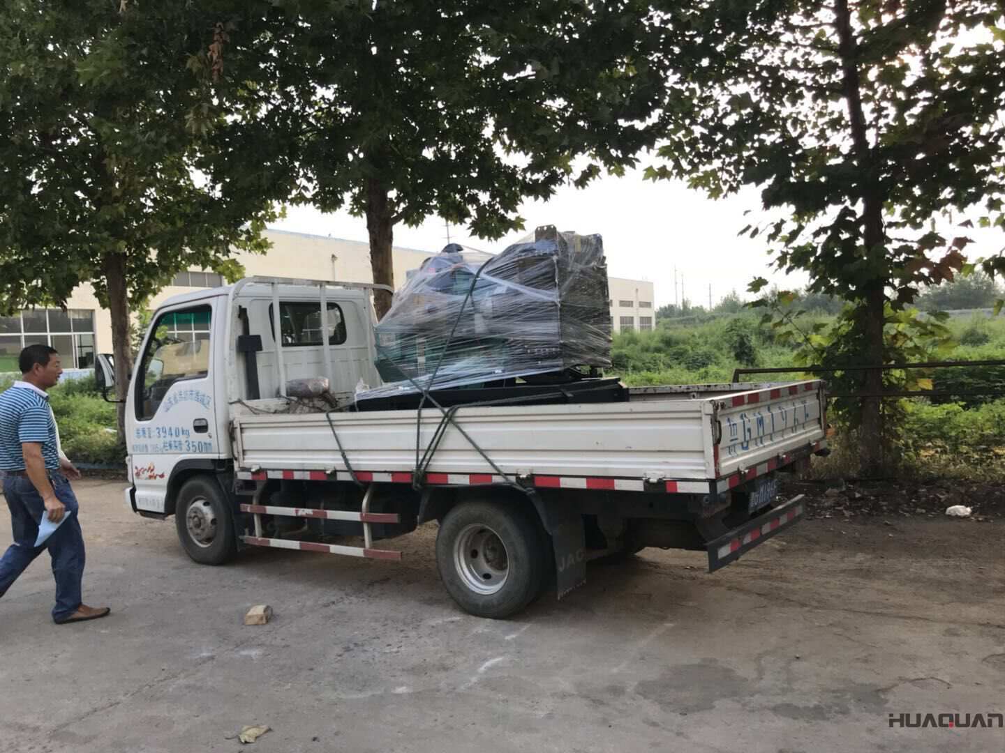 9月11日一臺(tái)30kw標(biāo)配型柴油發(fā)電機(jī)組發(fā)往廣東