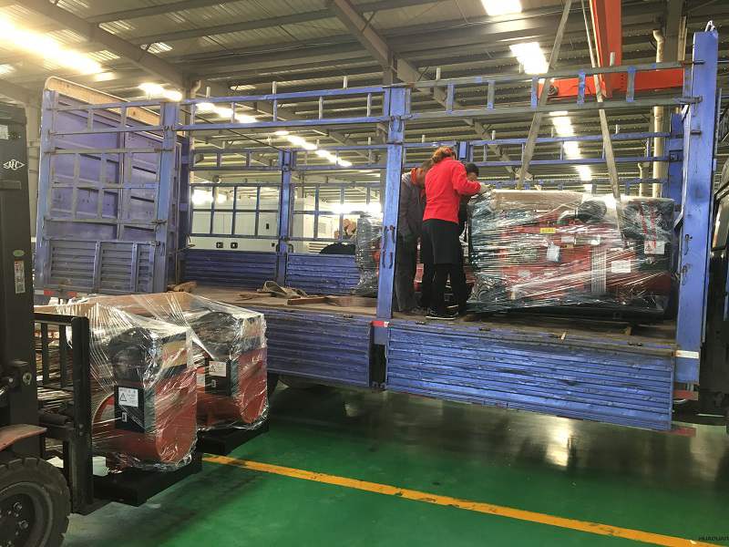 王先生從華全動力采購的15kw和30kw靜音箱柴油發(fā)電機組于10月16日成功發(fā)往山東青島