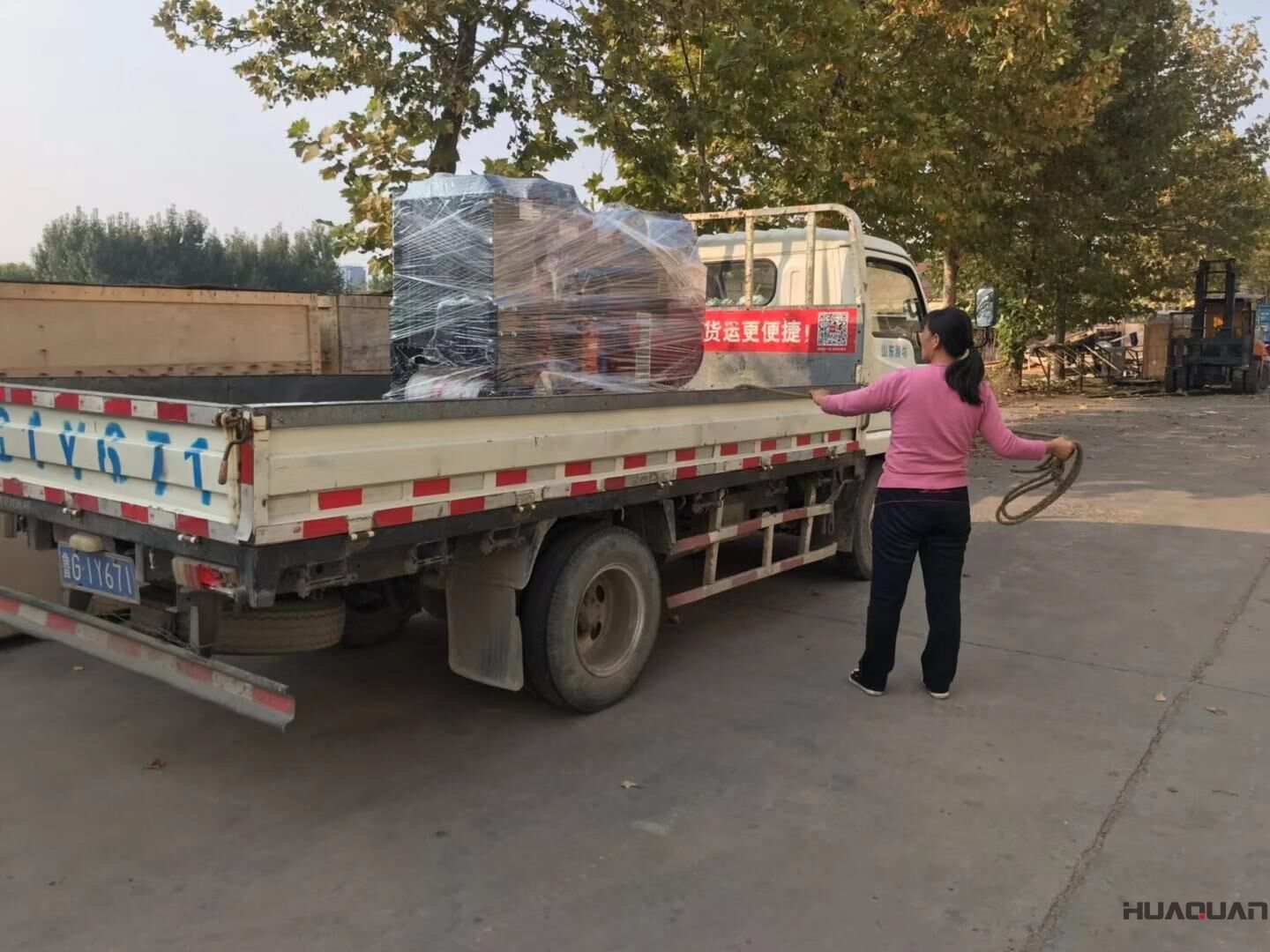 宋先生從華全動力訂購的一臺50kw靜音箱柴油發(fā)電機組于10月17日順利發(fā)往山東德州