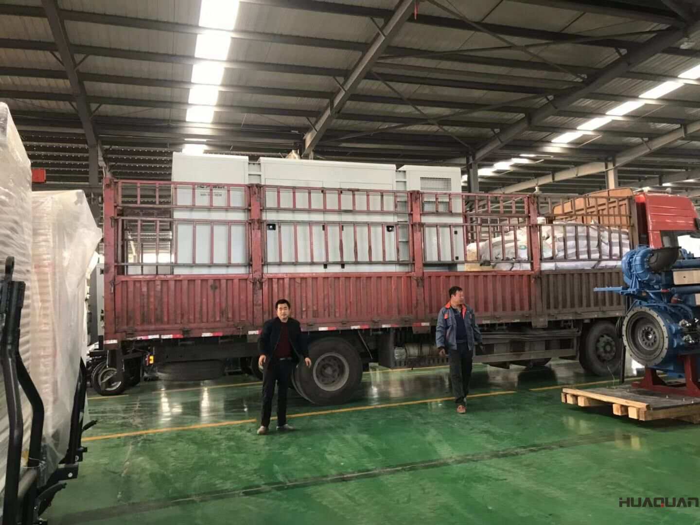 天氣逐漸變冷，但是華全發(fā)電機組的銷量卻沒有變冷，內蒙古的馬先生于10月31日在華全動力采購了一臺1000kw立柜自啟動柴油發(fā)電機組