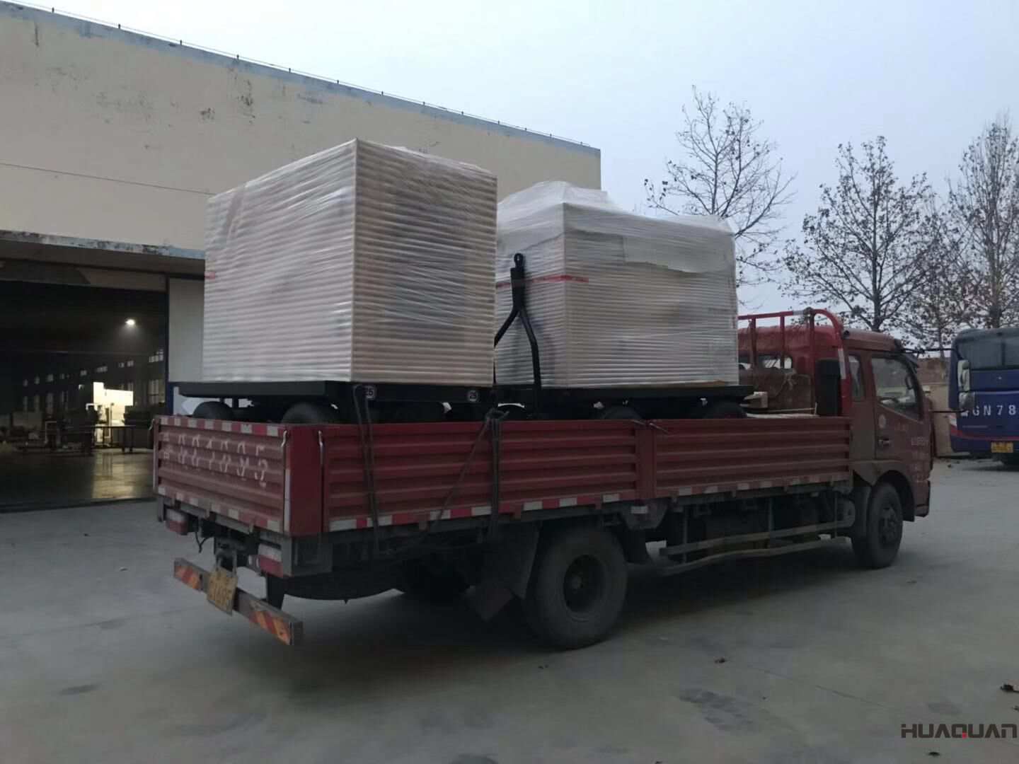 福建劉先生從華全動力訂購的10kw和40kw標配柴油發(fā)電機組已于11月29日順利發(fā)往目的地