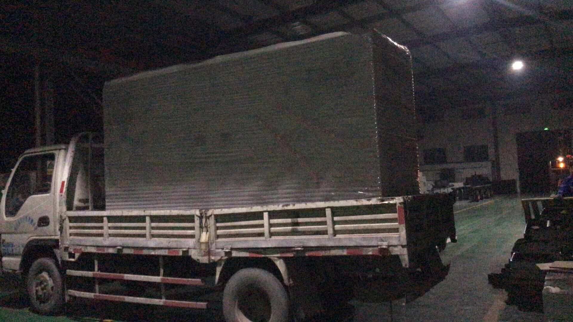 12月17日，車(chē)先生從華全動(dòng)力采購(gòu)的一臺(tái)50kw自動(dòng)化柴油發(fā)電機(jī)組順利發(fā)往山東省