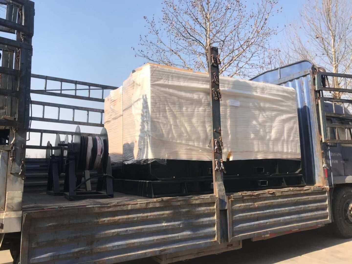 山東省汪先生從華全動力采購的100kw自動化柴油發(fā)電機組于1月2日順利發(fā)往目的地