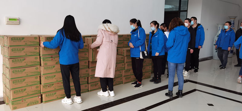 清明節(jié)，華全集團(tuán)派發(fā)福利中