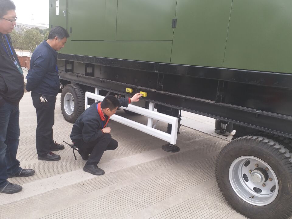 臨沂費縣糧食儲備庫400KW移動式發(fā)電機組電站